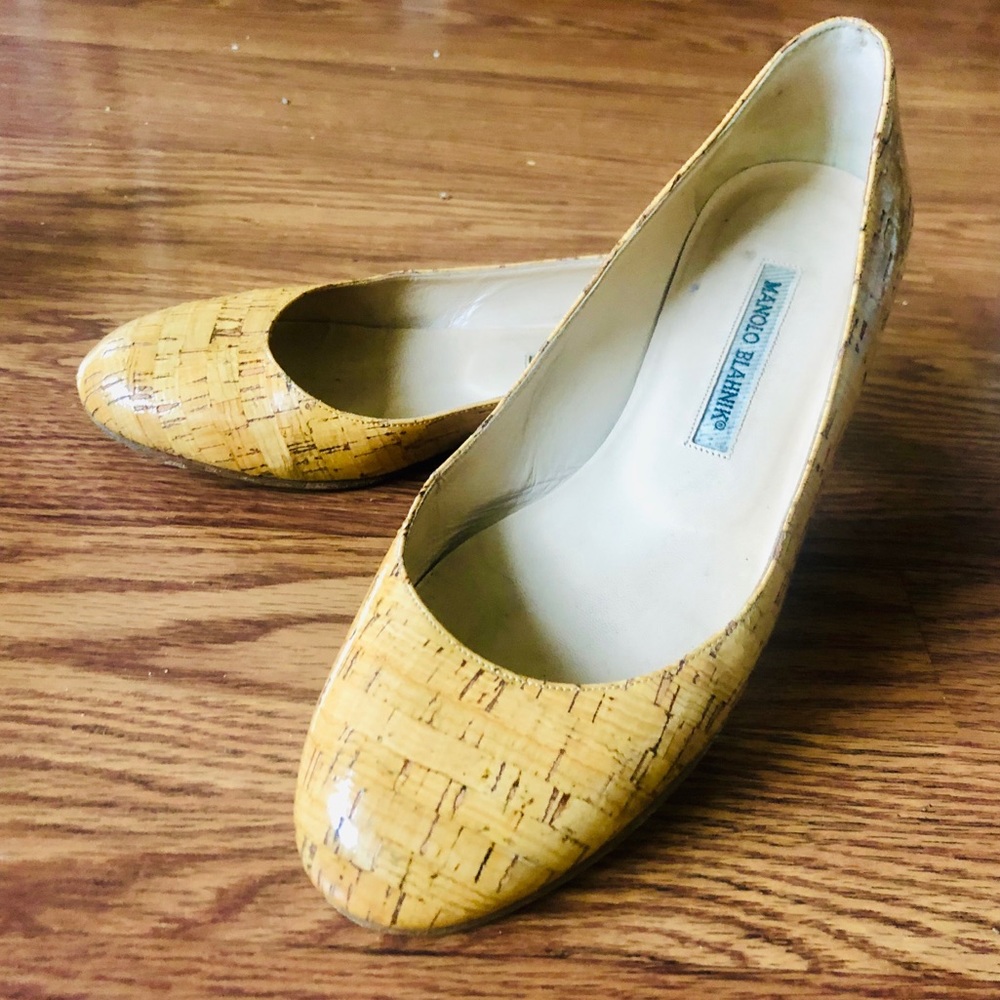 Manolo Blahnik Tan Cork Flats